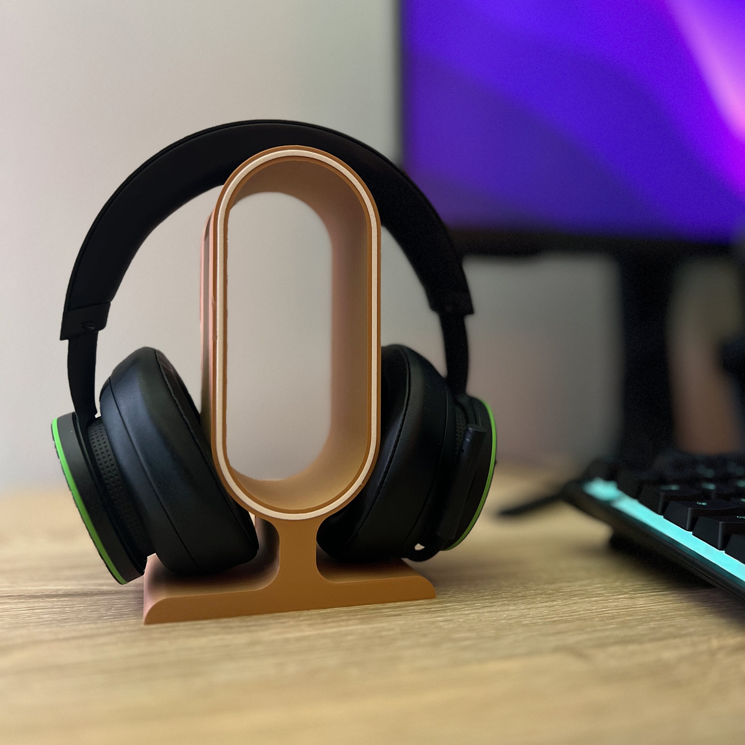Double Headphone Stand w/ 2 Scoops - HAL Woodworking