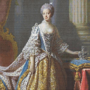 Pode incluir: Retrato clássico de uma mulher em um vestido dourado e azul, adornado com pérolas e renda. Ela está em pé perto de uma mesa com uma coroa. A pintura tem pinceladas detalhadas e cores ricas.