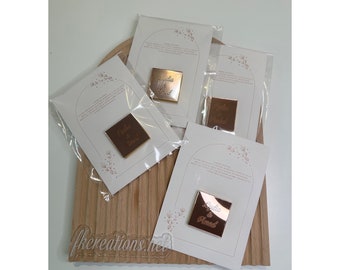 Tarjetas personalizadas con chocolates espejo.