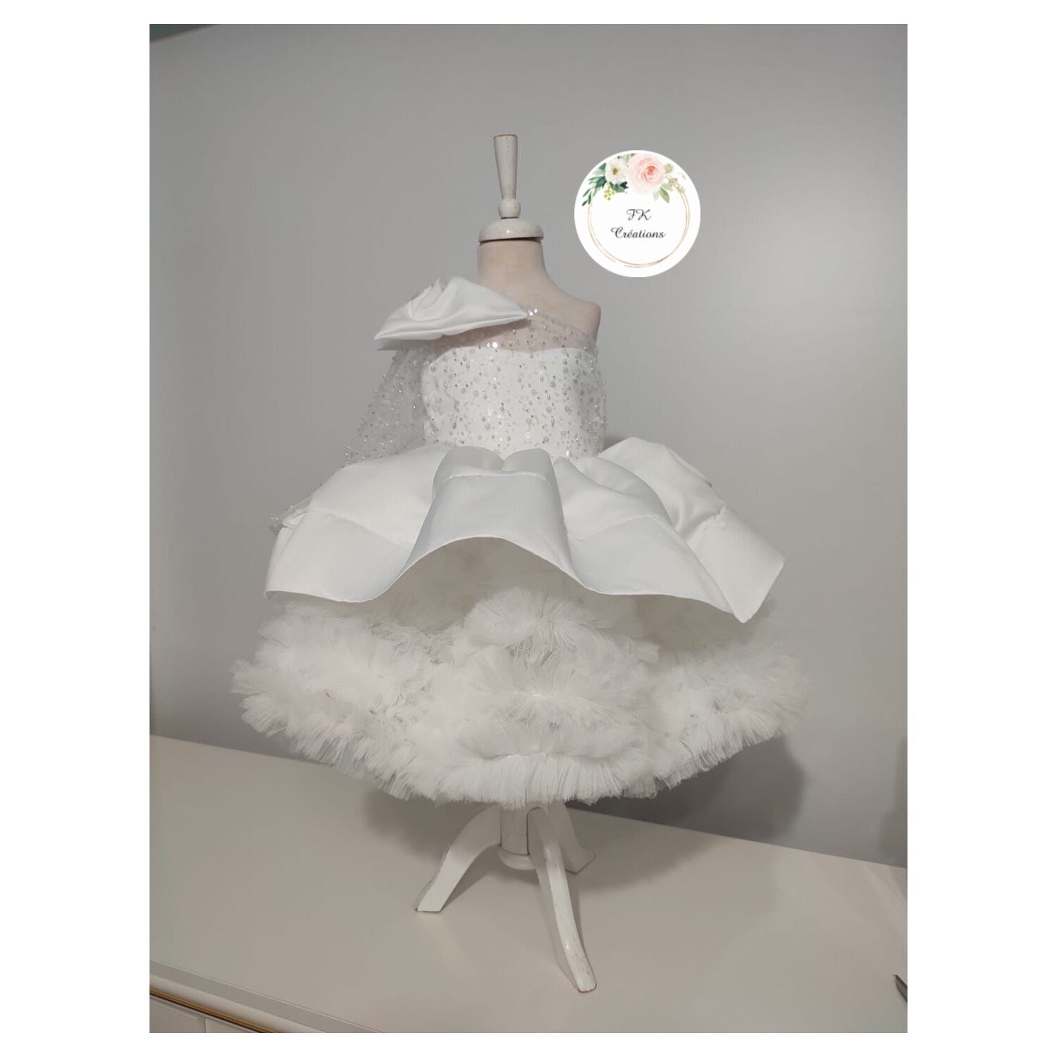 “Queen” dress for children