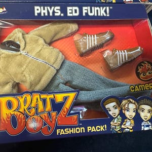 2003 Bratz Boyz Boy Puppen Fashion Pack~PHYS. ED FUNK - Dylan Puppenkleidung & Schuhe