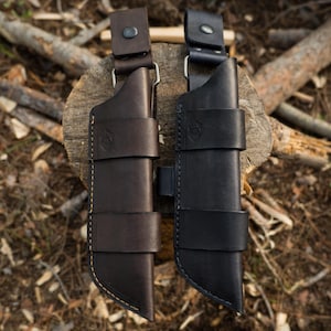 Fodero per coltello da bushcraft in pelle fatto a mano – Multiuso (verticale/scout) + passante per acciarino