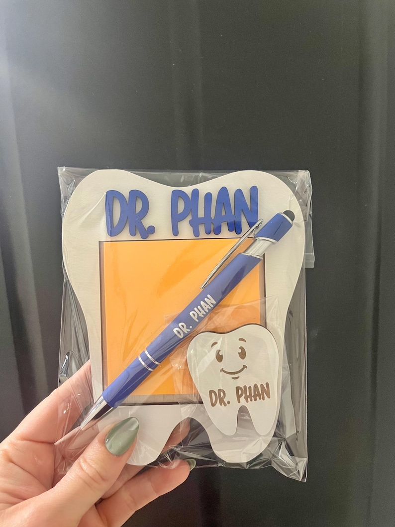 Personalized Dentist and Dental Hygienist / assistant Gift - Engraved Post-it Note Holder, Pen and custom Tooth Buddy magnet Azul