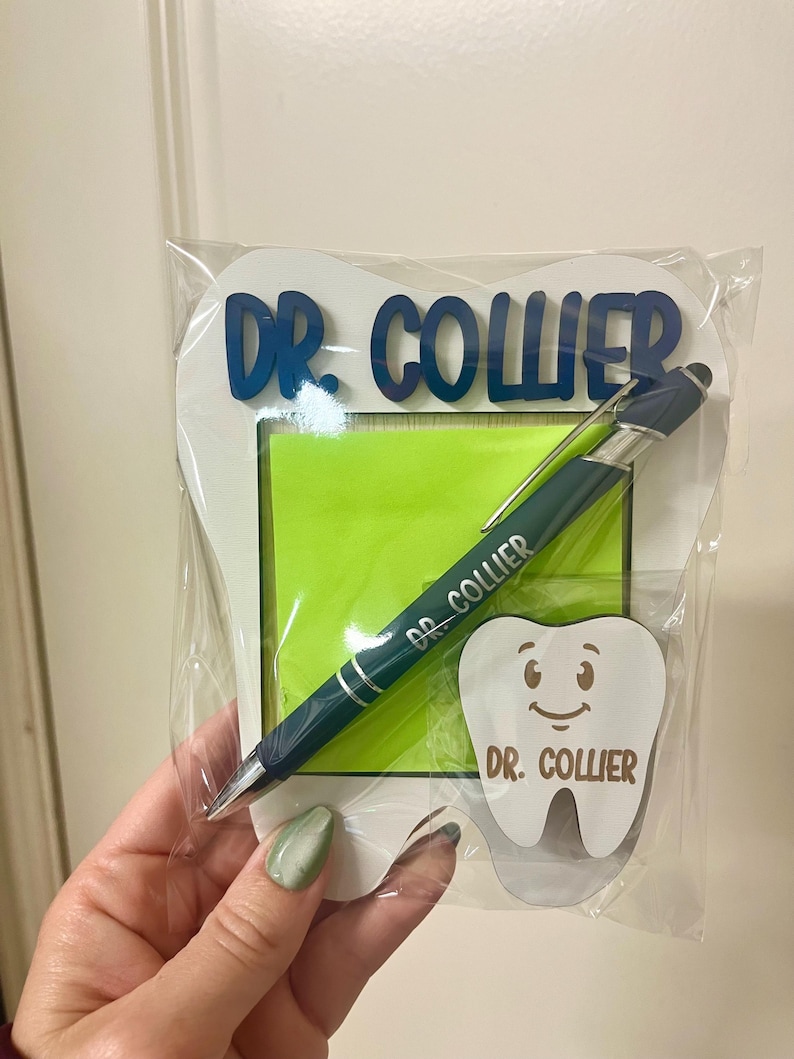Personalized Dentist and Dental Hygienist / assistant Gift - Engraved Post-it Note Holder, Pen and custom Tooth Buddy magnet Navy