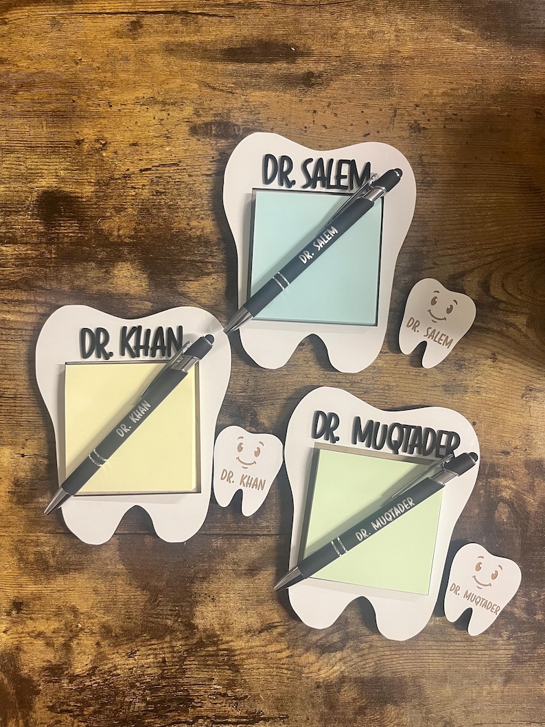 Personalized Dentist and Dental Hygienist / assistant Gift - Engraved Post-it Note Holder, Pen and custom Tooth Buddy magnet Preto