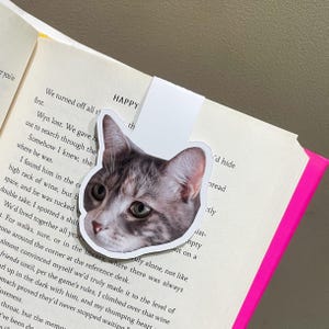 Personalized Pet Magnetic Bookmark, Custom Dog & Cat Lover Bookmark, Custom Pet Photo, Bookish Gifts for Her, Book Accessories