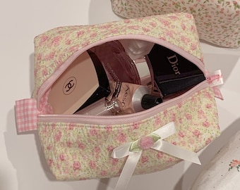 Floral Makeup Bag Handmade- Cream Rose - Cosmetic Bag, Makeup bag, Toiletry Bag, Gifts for her