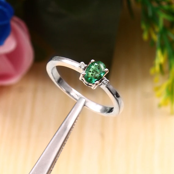Emerald statement deals ring