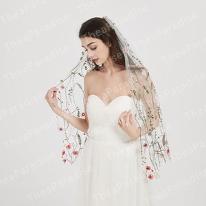 Wildflower Wedding Veil, 65-130cm Embroidered Flower Veil, Unique Floral Bridal Veil w/ Comb, Bachelorette Party Veil, Fingertip Waltz veil