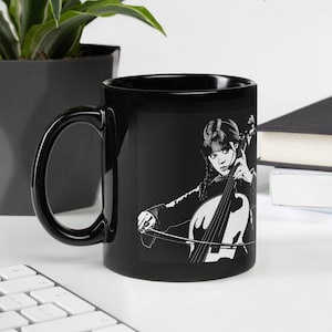 Caneca Addams de quarta-feira