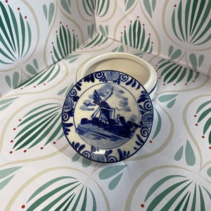 Vintage Delft Porcelain Box