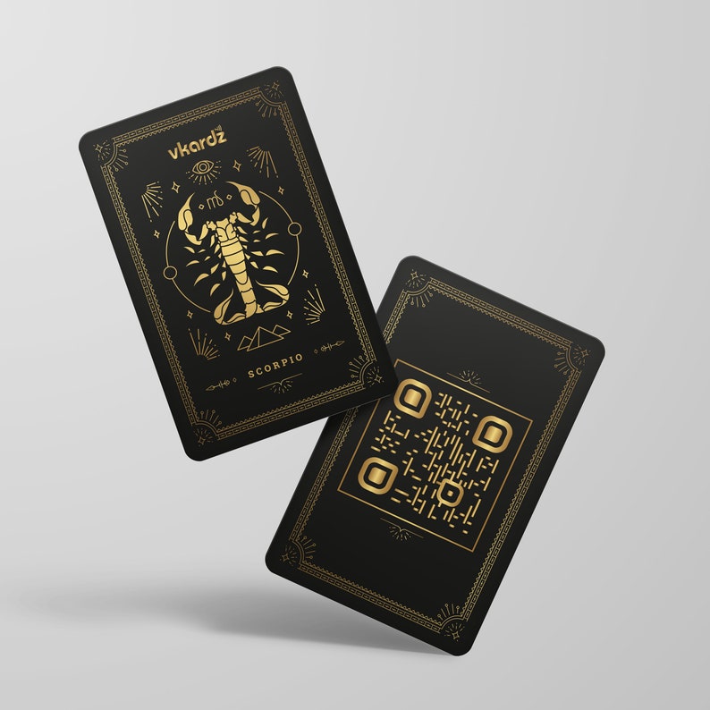 K&ouml;nnte beinhalten: Schwarze und goldene Karte mit einer Skorpion-Illustration und dem Text "vKardZ" und "SCORPIO". Die Karte enth&auml;lt auch einen QR-Code.