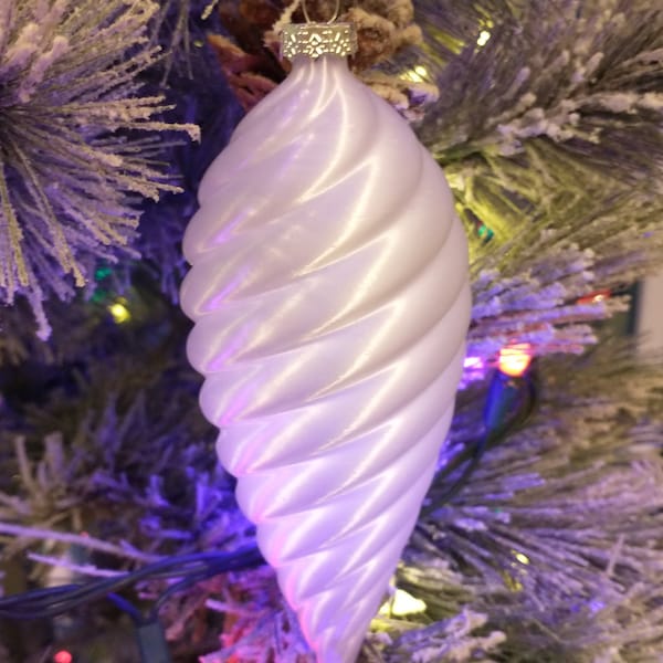 Teardrop Swirl Ornament