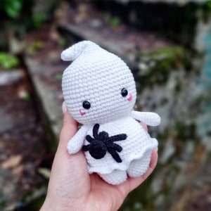 Crochet ghost amigurumi pattern - Crochet halloween decor - Cute Halloween toy