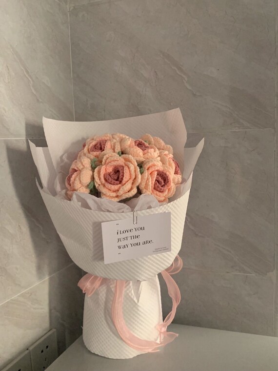 Valentine's Day Gift, Crochet Bouquet, White Lily, Handmade Rose, Eternal  Rose, Knitted Flower, Gift for Her, Wedding Bouquet, - Etsy Norway