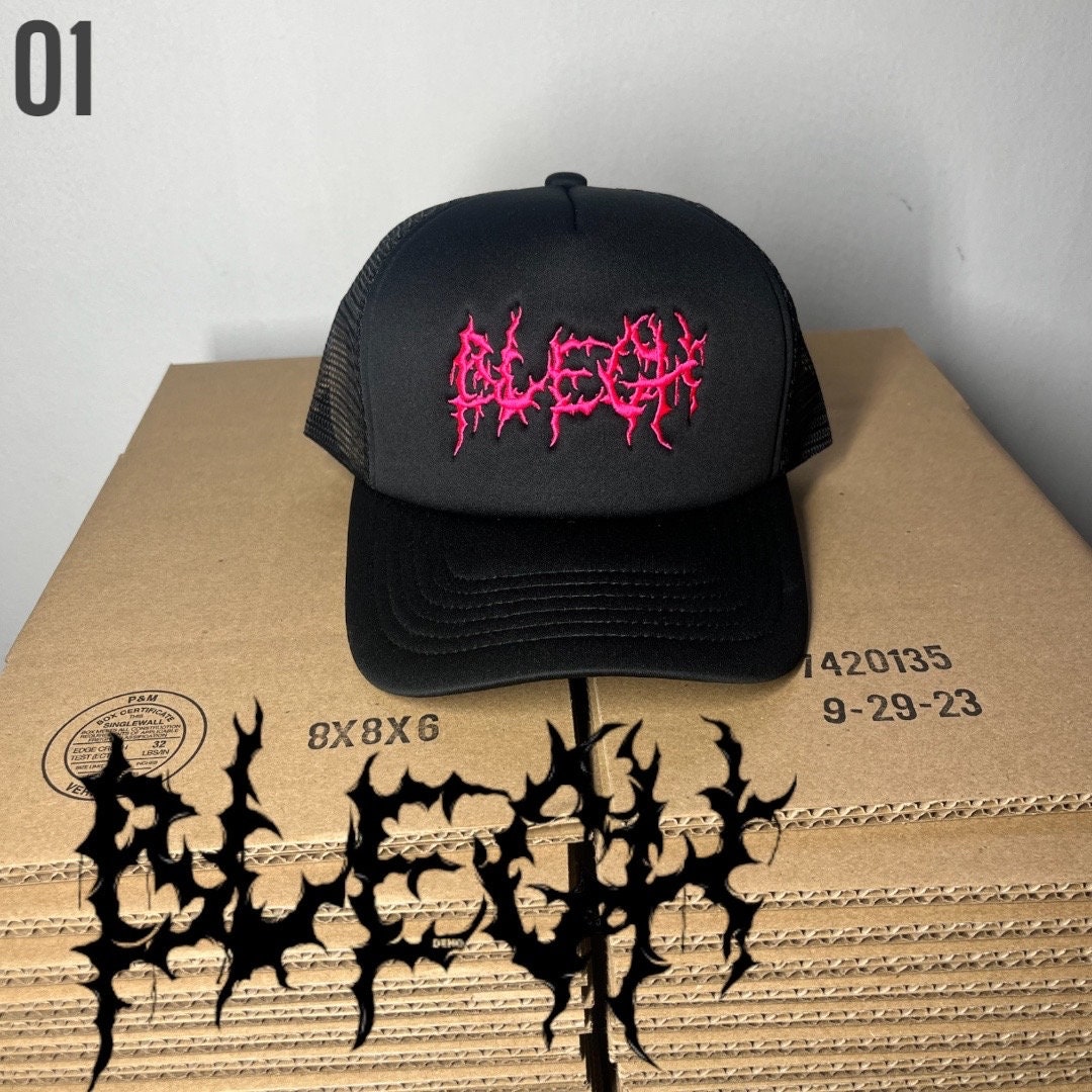 Bigfoot Under UFO Embroidered Trucker Hat - Adjustable Unisex Baseball Cap For Outdoor