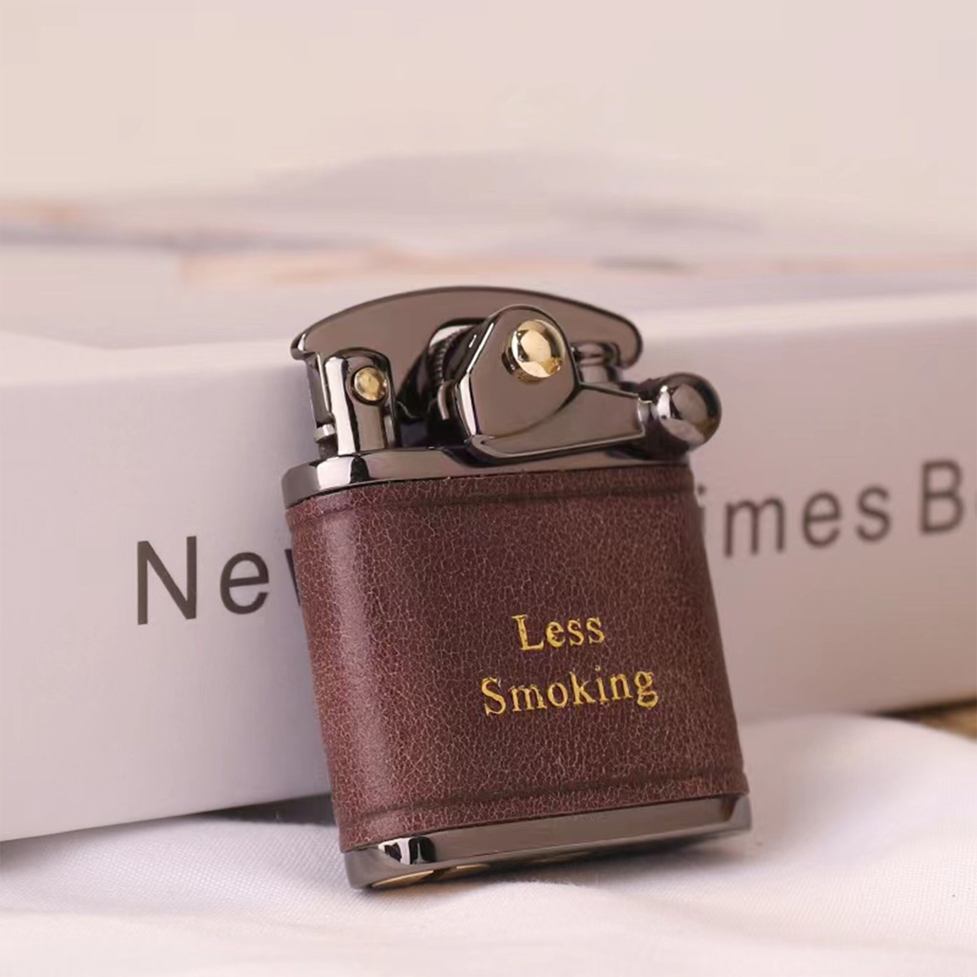 custom lighter，kerosene lighter，leather lighter，custom bronzing letters