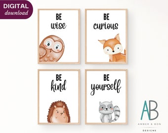 Decorazioni stampabili per la cameretta, set di 4 stampe di animali del bosco, quadri per la cameretta dei bambini con animali, stampe a tema bosco, decorazioni murali neutre per la cameretta.