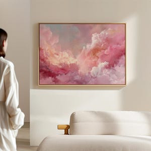 Wolkenlandschaft im Sonnenuntergang – Abstraktes Leinwandbild in Rosa und Karmesinrot – Ausdrucksstarker, moderner Druck mit Rahmen – Surrealistische Sonnenuntergangslandschaft – Wandbild mit Wolkenmotiv