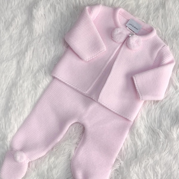 Baby girl pink knitted pom suit-Pink baby gift-Coming home outfit-Baby shower gift-Knitted outfit set-Spanish style knitted outfit set-pom