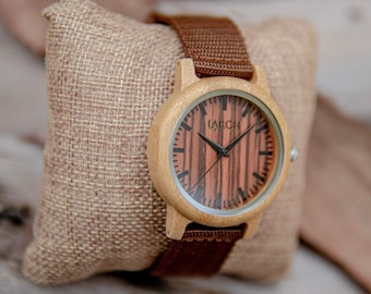 Armbanduhr aus Holz mit Gravur, minimalistisches Lederarmband, personalisiertes Geschenk