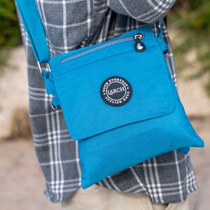 Sac à bandoulière léger, petit sac messager, petit sac à bandoulière, sac banane de voyage, sac à bandoulière pour homme unisexe, voyage décontracté polyvalent