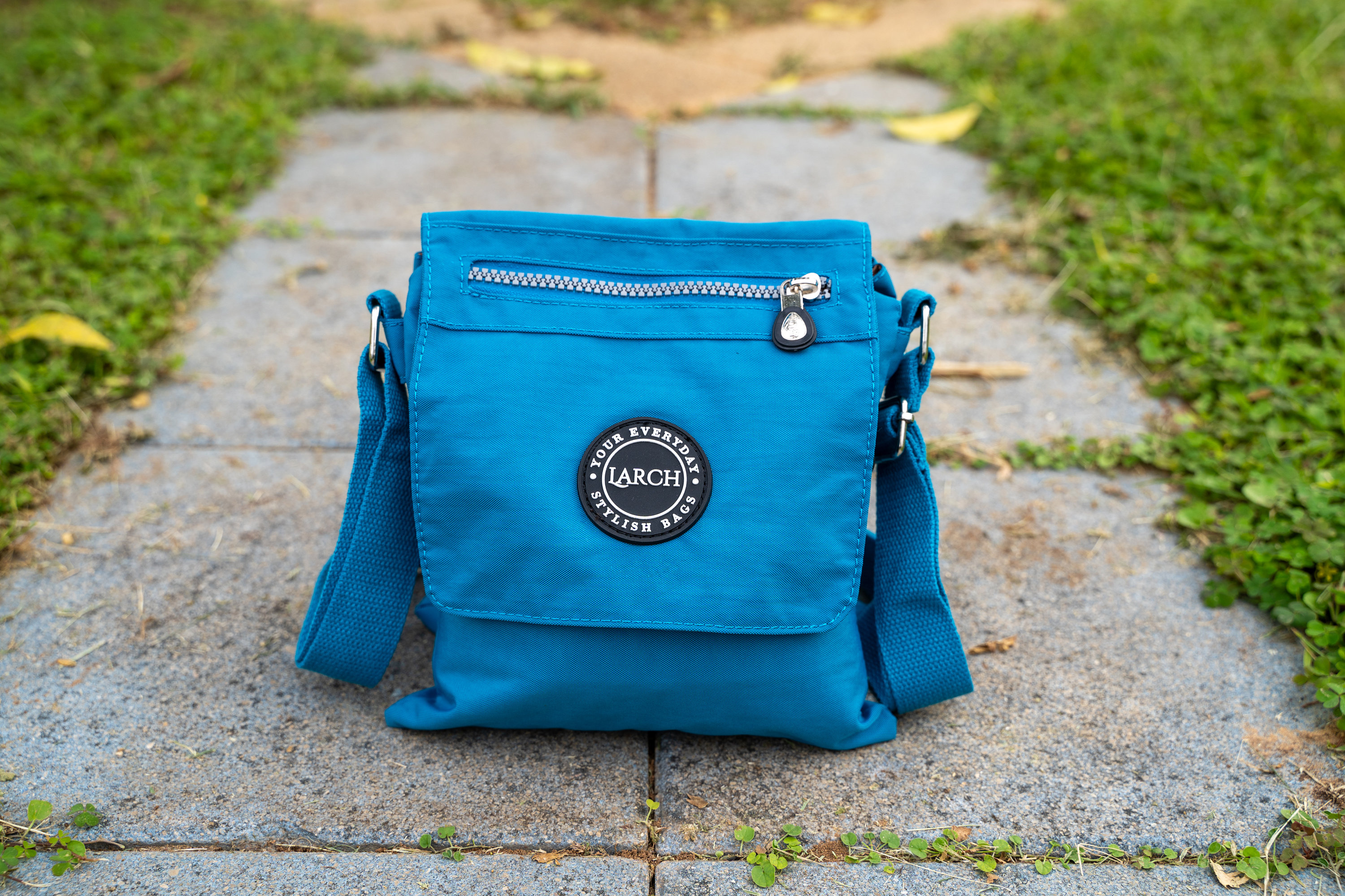 ショルダーバッグ・ポシェット V73 Women Messenger Bags 73BS8GX01MARTHAVERDE Green Womens Green Crossbody Bag, Vegan Leather Bag, Minimalist