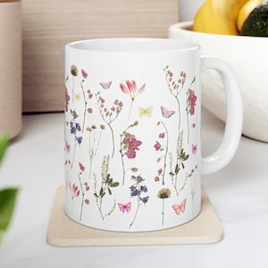 Pressed Flowers Mug, Boho Wildflowers Cottagecore Coffee Mug, Vintage Botanical Tea Cup, Pastel Floral Nature Mug, Watercolor Flowers