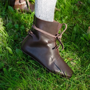 Medieval natural leather dark brown handmade historical shoes, unisex boots, viking etno boots, festival costume, turnshoe, renaissance