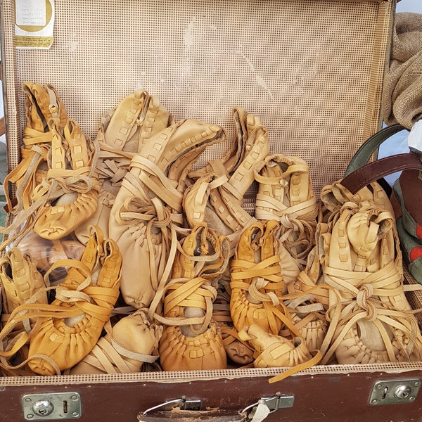 Viking shoes, medieval leather slippers, turnshoes  handmade pastalas