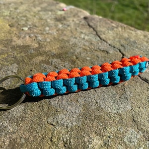 Bulldogge Schlüsselanhänger aus Paracord