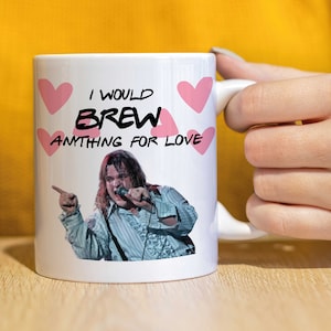 Hackbraten inspirierter Fan lustiges Geschenk Becher, Celebrity Fan Becher, Fan Merch - ich würde alles für die Liebe brauen CMUG114