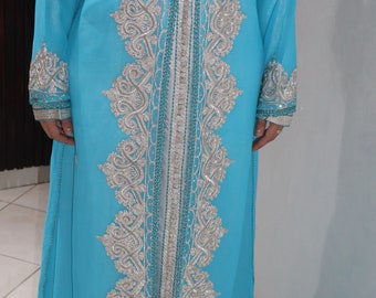 Elegante caftano marocchino in azzurro cielo - abito elegante