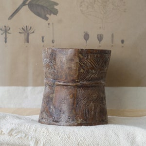Vintage Holzvase. rustikale Altholz Vase. primitives indisches Holzdekor. rustikale Holz Blumenvase. antiker indischer Vorratstopf.