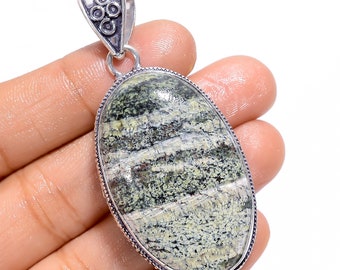 Colgante de ópalo suizo verde, colgante de plata de ley 925, colgante de piedras preciosas, colgante de declaración con collar de cadena para mujeres joyería hecha a mano