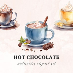 Pu&ograve; includere: Set di clipart ad acquerello di tre tazze di cioccolata calda con panna montata e pezzi di cioccolato. Le tazze sono blu, gialle e marroni. Il testo "HOT CHOCOLATE watercolor clipart set" &egrave; in basso nell'immagine.
