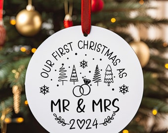 Primo Natale come Mr e Mrs Bauble, MR e Mr, Mrs e Mrs, Natale 2024, Regalo di Natale, Sposato, Mr e Mrs Ornamento