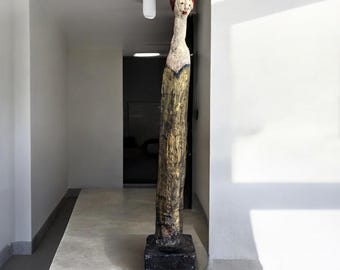 Thoughtful sculpture made of papier-mâché and plaster – approx. 47 cm high including wooden pedestal