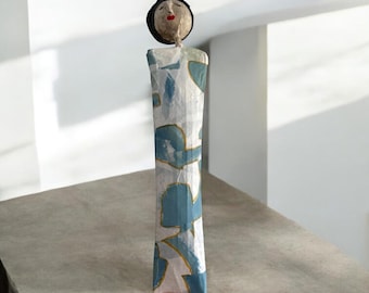Handmade female sculpture made of papier-mâché – art object, approx. 47 cm high including wooden pedestal