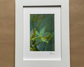 Plantenprint in groene tinten op papier met lijst, origineel klein kunstcadeau, uniek