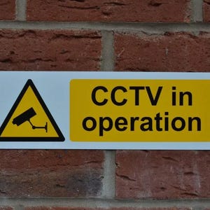 CCTV in operation sign - Packs of 1, 4 & 6 - Security sign - Closed circuit - Home security - Safety - 24 hour surveillance
