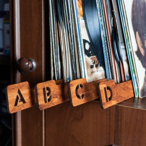 Divisores de discos de vinilo, Divisores de discos de madera, Divisores de discos alfabeto, Divisores de álbumes, Separadores de discos, Divisores de libros, Divisores de LP