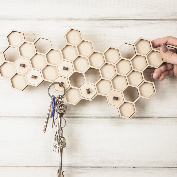 Honeycomb key holder, Wood key holder for wall, Wooden key rack, Wooden key hanger, Key organizer wall mount, Key holder for wall farmhouse