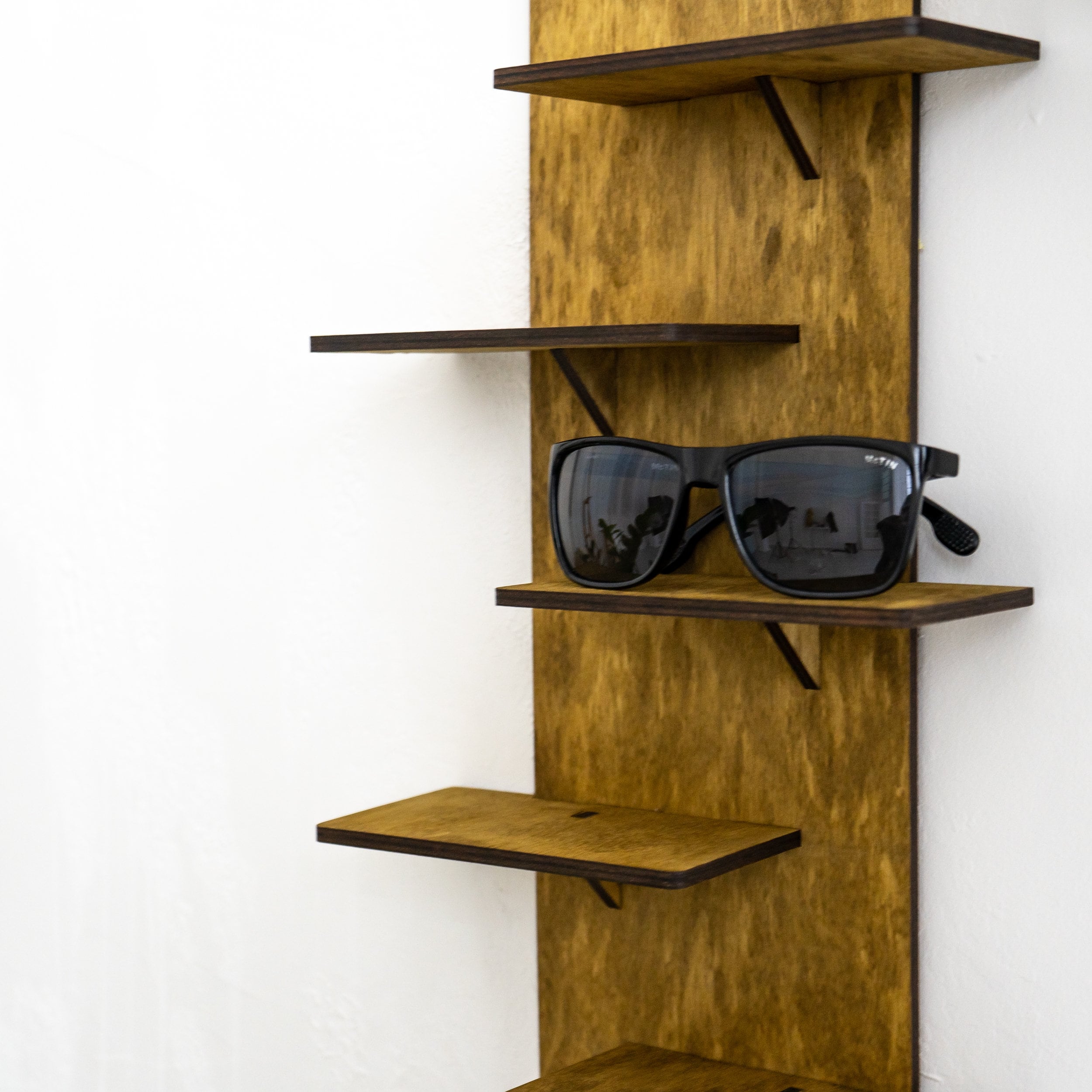 Wandregale - Brillenhalter/Brillenregal zur Wandbefestigung - ein  Designerstück von Mikes-Brillenhalter bei DaWan…