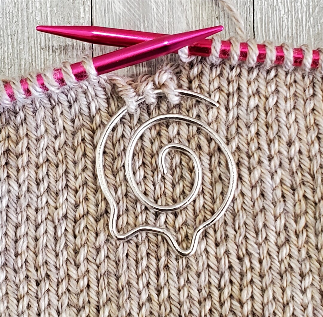 Kitty Cat Spiral Cable Knitting Needle Stitch Holder or Stitch Keeper