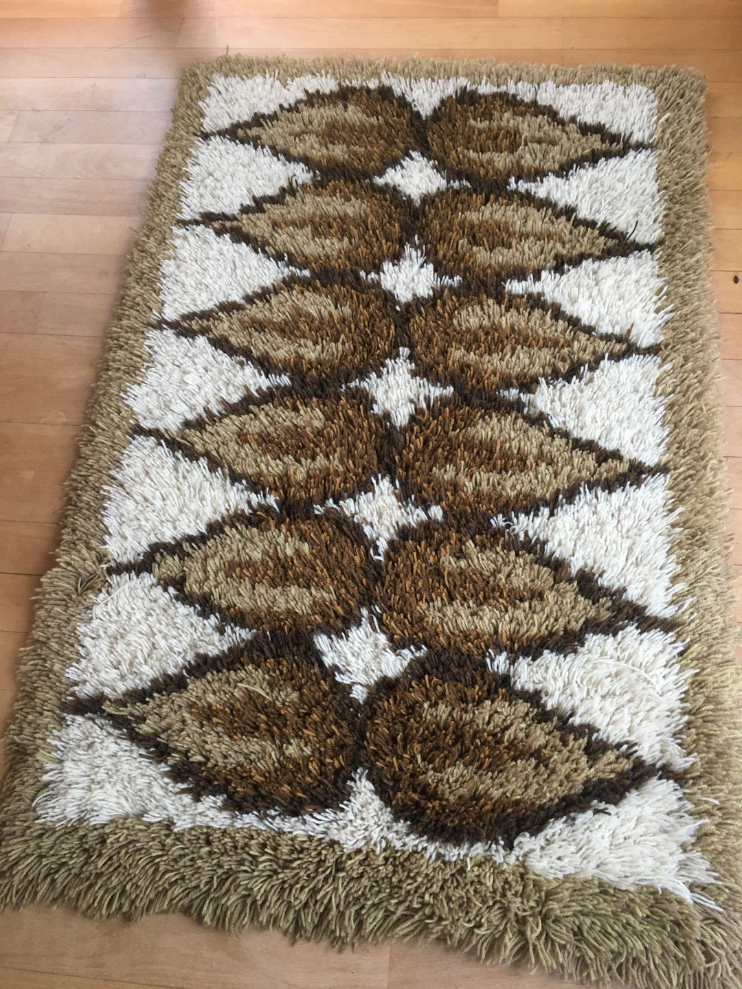 Rya Rug Making Kit. 110 X 70cm. Design Drawn Onto the Jute Backing for
