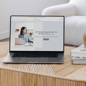 squarespace template for therapist in pastel blue  colors, therapist squarespace website design