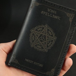 Wicca,Buch der Schatten Leder Geldbörse, Zauberbuch, 3 Monde, schwarze Geldbörse, Dreifache Göttin, The Craft, Witchy Wallet, Gothic, Darkness