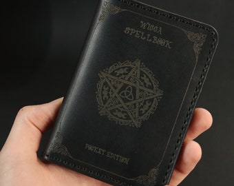 Ispirato Wicca, portafoglio in pelle, libro degli incantesimi, 3 Lune, portafoglio tutto nero, Triplice Dea, The Craft, Portafoglio Stregonesco, goth, Oscurità, Fan Art