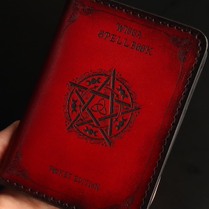 Wicca Brieftasche, Buch der Schatten, personalisierbar, Baum des Lebens, Zauberbuch 3 Monde, Dreifache Göttin, Leder Witchy Wallet Goth, Darkness Mystic Wallet